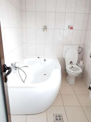 Отель Hotel Hanul Fullton Клуж-Напока Трехместный номер - Двухуровневый-6