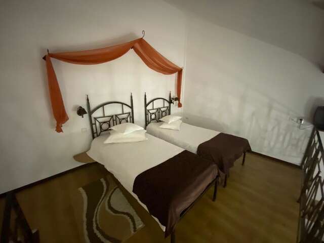 Отель Hotel Hanul Fullton Клуж-Напока-20