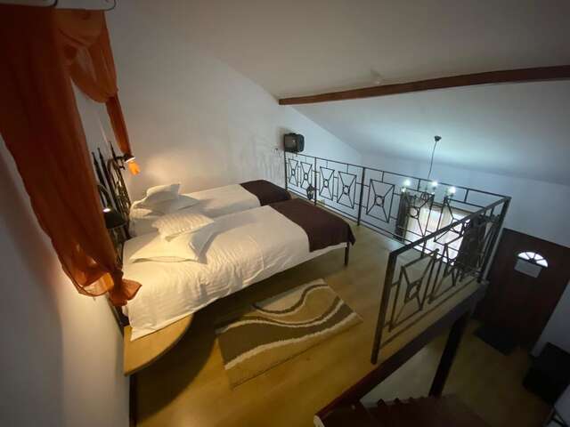 Отель Hotel Hanul Fullton Клуж-Напока-21
