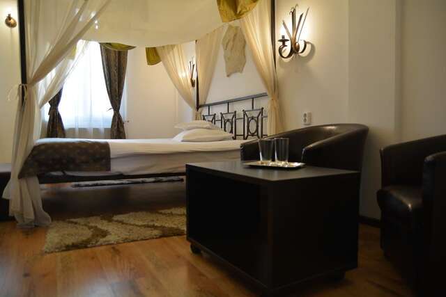 Отель Hotel Hanul Fullton Клуж-Напока-27