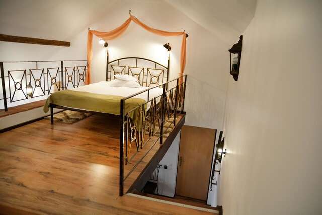 Отель Hotel Hanul Fullton Клуж-Напока-42