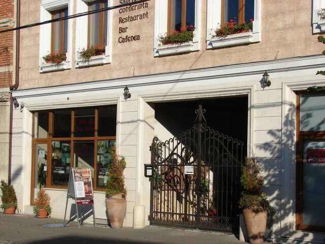 Отель Hotel Hanul Fullton Клуж-Напока-47