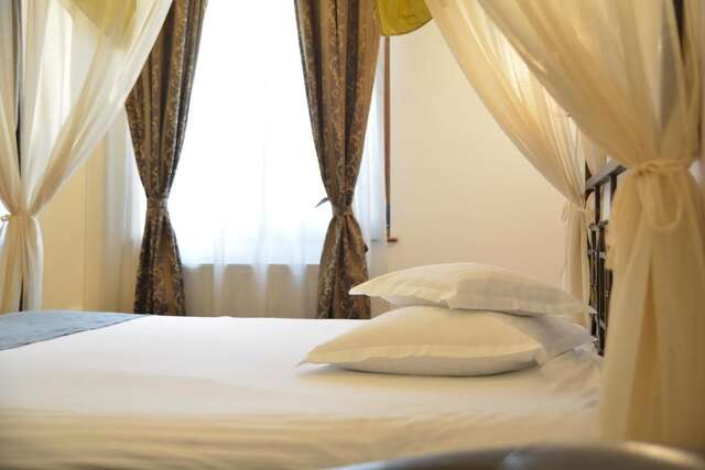 Отель Hotel Hanul Fullton Клуж-Напока-50